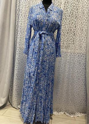 Продам жіноче плаття zara ніжно-блакитного кольору.  модель довга, з довгим рукавом та поясом, який красиво підкреслює талію. тканина приємна до тіла