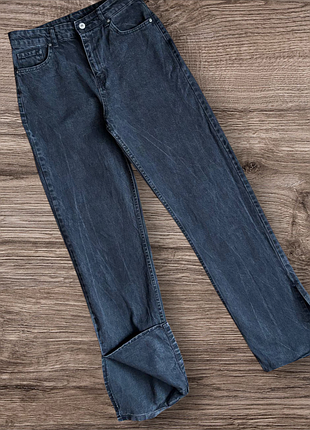 Джинси з розрізами