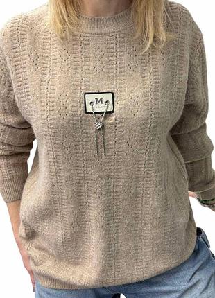 Светр жіночий