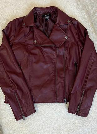 Шкіряна куртка у кольорі бургунді