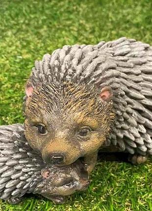 Садова фігурка гіпс 22*15см їжачиха мама №2 тм kulbaka