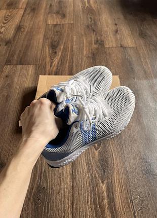 Кроссовки 38 размера.