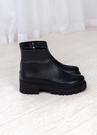 Демисезонные женские ботинки из натуральной кожи