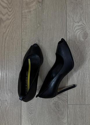 Туфлі чорні на підборах