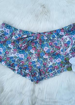 Шорты мини домашние с рюшей цветочки peace yes or no