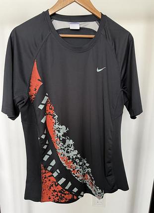 Спортивна чоловіча фктболка nike розмір l