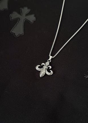 Ланцюжок з кулоном в стилі відомого бренду