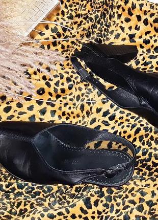 Детская подростковая обувь для девочки чёрные кожаные босоножки на каблуке размер 38