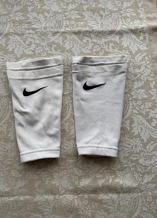 Держателі (фіксатори) для футбольних щитків nike