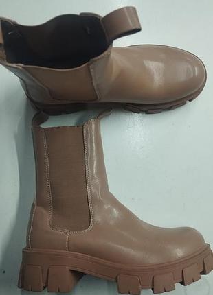 Ботінки весняні ,нові