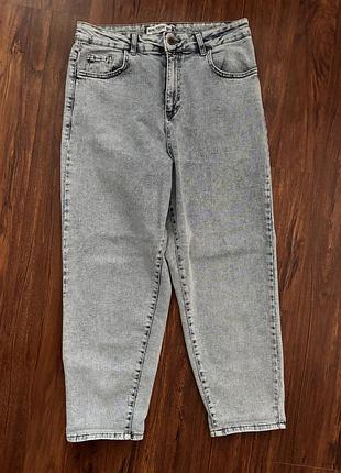 Джинси мом.