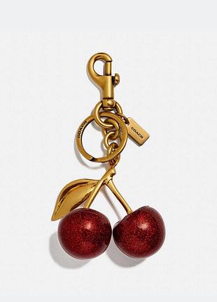 Брелок coach cherry bag charm