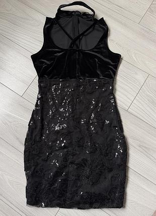 Сукня по фігурі з декольте чокером пайєтками плаття