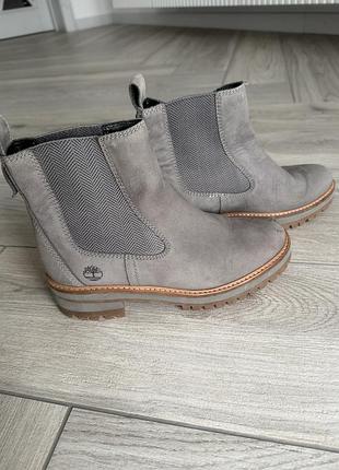 Жіночі шкіряні челсі