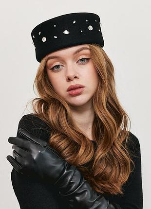 Вовняний капелюх таблетка з кгуглою тулією розшитий камінням sparkle чорний