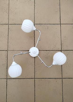 Люстра на 3 плафони