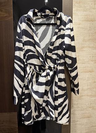 Плаття з запахом zara, з тваринним принтом, розмір л