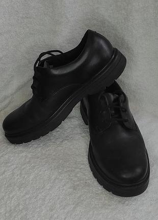 Дитячі шкіряні черевики clarks loxham derby youth black leather shoes