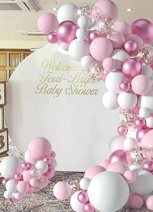 Фотозона рожева з повітряних кульок