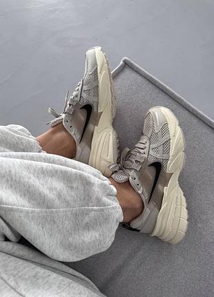 😍 женские кроссовки nike runtekk v2k run | beige / black (2)
