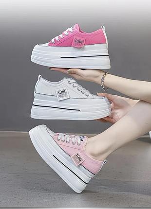 Кеди на платформі