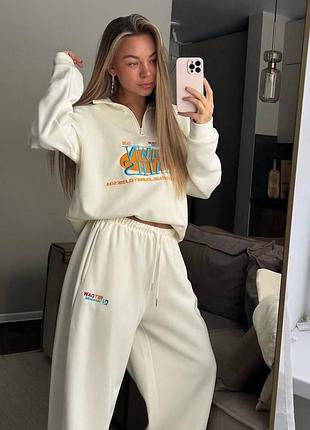 Костюм жіночий