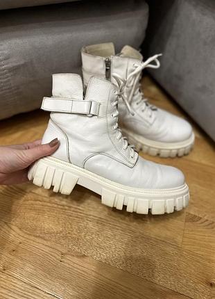 Черевички  на байці