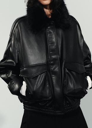 Об'ємна куртка з еко шкіри зі з'ємним коміром zara