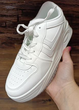 Підліткові кросівки на дівчинку