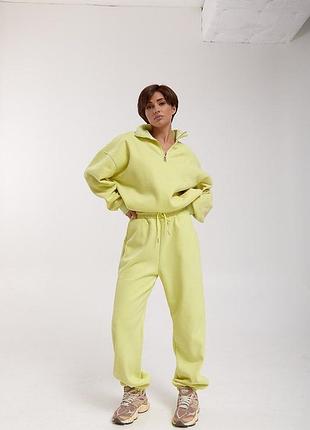 Костюм жіночий