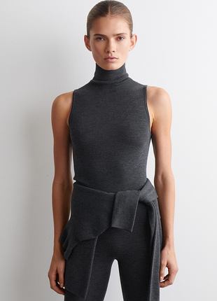 Жилетка з високим горлом з вовни мериносу cos 1319331001