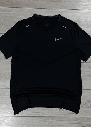 Нова чорна спортивна футболка найк nike miler running top black, m, оригінал