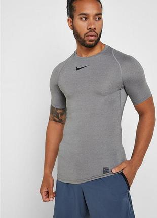 Мужская футболка nike pro combat fitted mock neck dri-fit
размер l, по замерам ближе к м