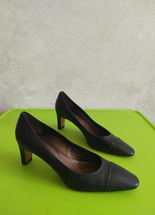 Шикарные кожаные женские туфли лодочки лодочки 34.5 размера от бренда jil rosso italy