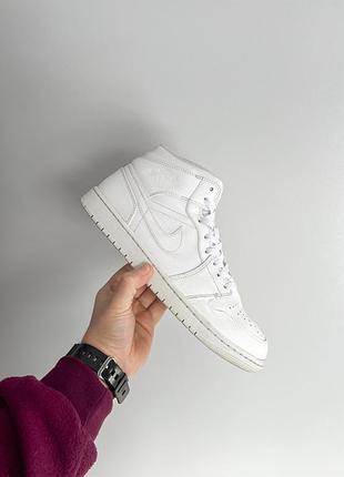 Nike air jordan 1 high triple white