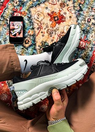 Nike vomero roam white black 2