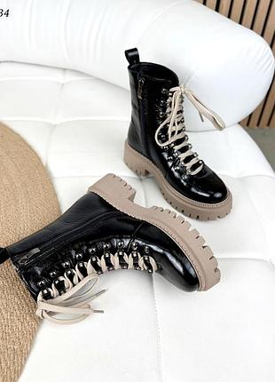 Черевики на підвищеній тракторній підошві зі шнурівкою шкіряні лаковані чорні бежеві 7432 7434 розпродаж