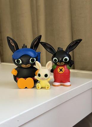 Колекційні фігурки персонажів популярного дитячого мультсеріалу «кролик бінг»