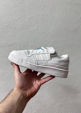 Adidas forum "white"