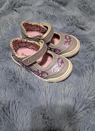 Туфельки на дівчинку 22 розмір