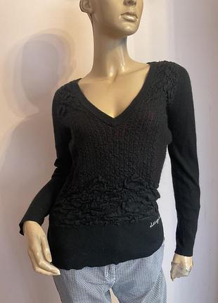 Чорний фактурний светр від desigual/ s/