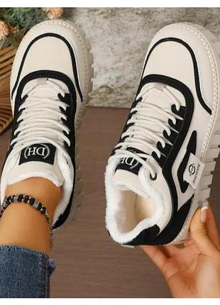 Суперовые зимние кроссовки качественные женские