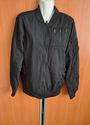 Курточка бомбер