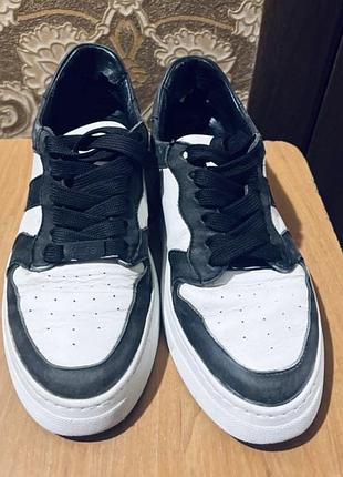 Шкіряні весняні кросівки