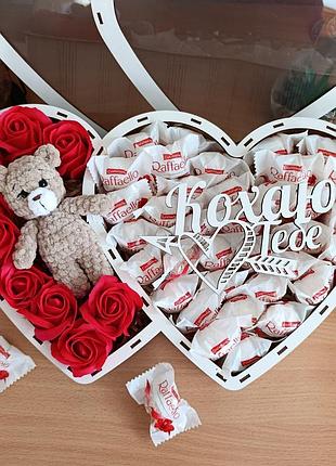 Подарочный бокс двойное сердце с конфетами raffaello для девушки на новый год день рождения 8 марта (ar392)