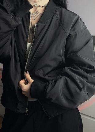 Чорний бомбер від h&m 4