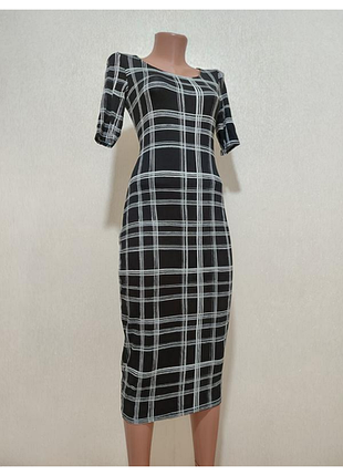 Стильное платье с биркой