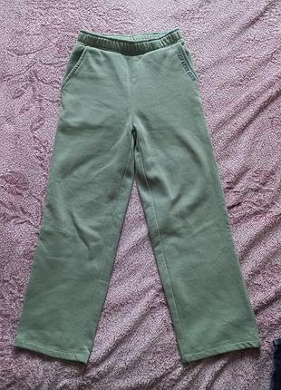 Утепленные, широкие спортивные штаны на девочку 9 лет