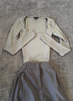 Сірий топ new yorker з квадратним вирізом, розмір xs