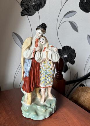 Фарфоровая статуэтка
